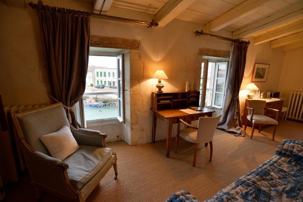 Saint-Martin-de-Ré Le Corps De Garde B&B 객실 사진
