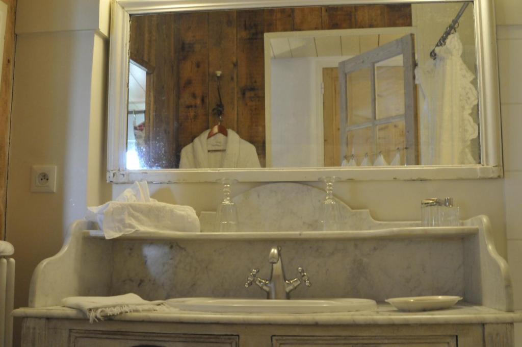 Saint-Martin-de-Ré Le Corps De Garde B&B 객실 사진
